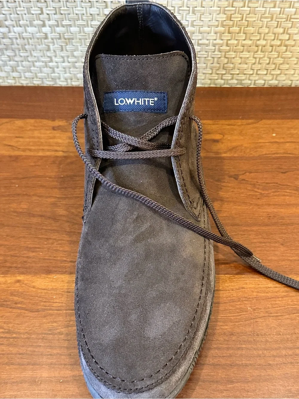 LO.White step into